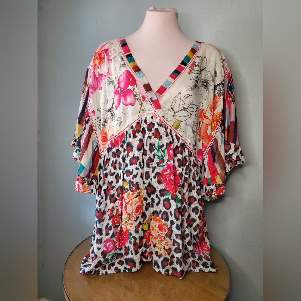 NWT LulaLife Flowy Tunic Top Size L